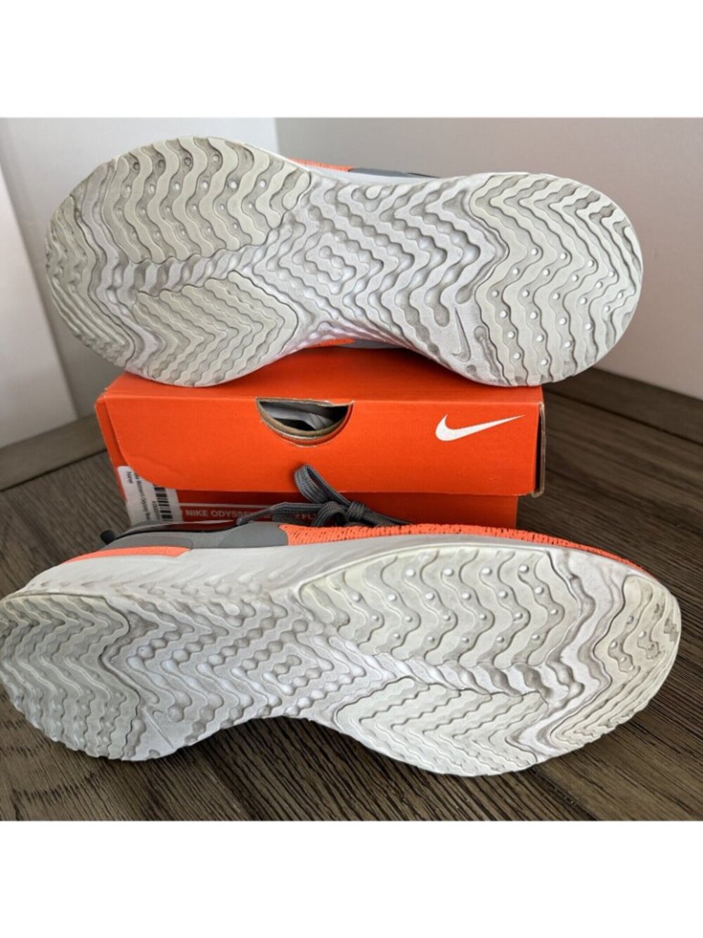 Nike Womens Odyssey React 2 Flyknit Running Shoes Gray/Orange Size 6.5 US W/Box - Picture 4 of 13